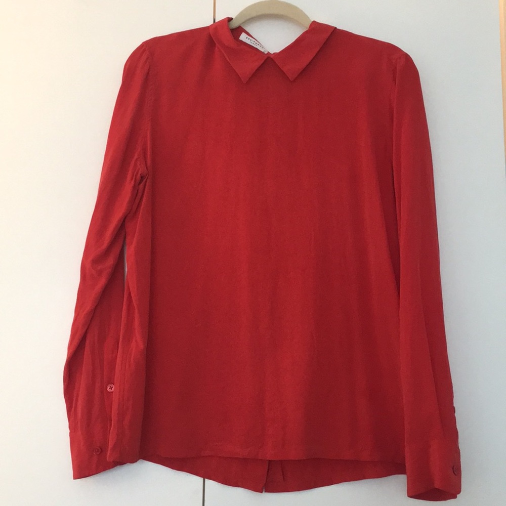 Collared shirt with back buttons
